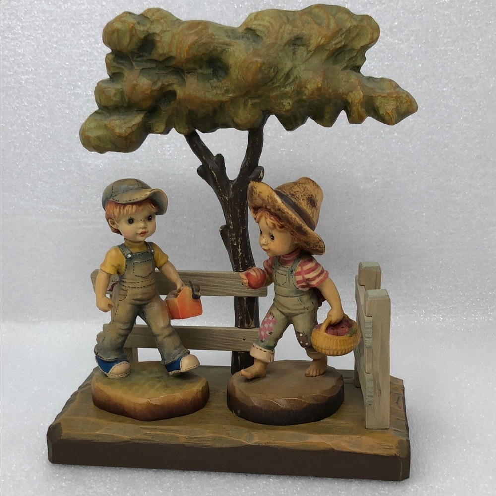 Club ANRI Sarah Kay Apple Of My Eye and Dads Helper - Tree Display Platform